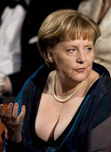 Decolteul Angelei Merkel nu pare să-i fi adus voturi în plus