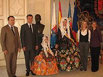 Principele Radu cu reprezentanti ai romanilor la primaria din Alicante