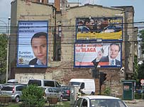 La Bucureşti afişele electorale au dimensiuni mari