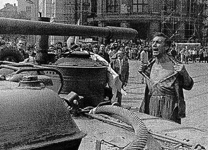 Ceaușescu a profitat în 1968 de intervenția sovietică în Cehoslovacia