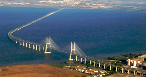 Podul Vasco da Gama, una dintre ultimile lucrări finanţate din fonduri europene