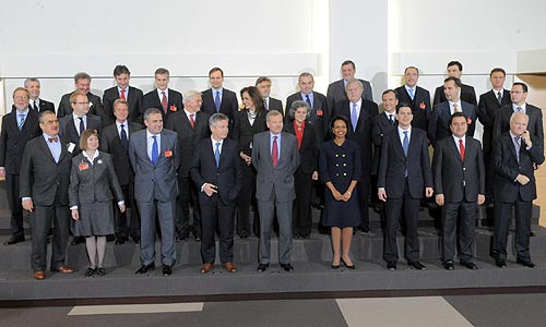 Miniștrii de externe ai țărilor NATO au făcut echilibristică între Rusia, Ucraina și Georgia