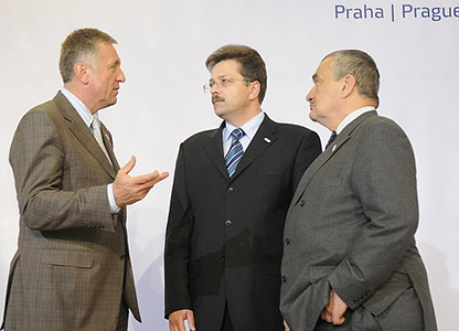 Moldova a fost reprezentată la summitul Parteneriatului estic de miunistru de externe Andrei Stratan (centru)