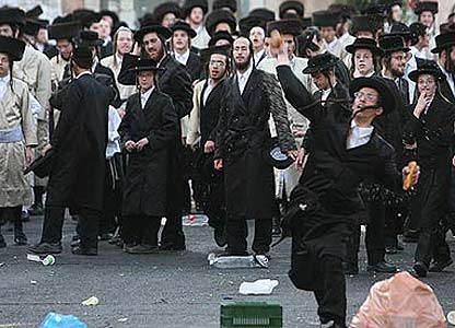 Evreii ultra-ortodocși din Ierusalim se ciocnesc frecvent cu poliția