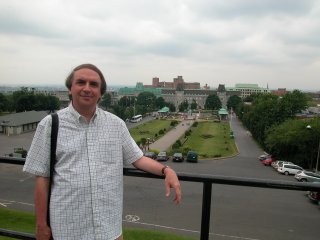 Prietenul meu Radu Bercaru, pe terasa Oratoriului Saint Joseph